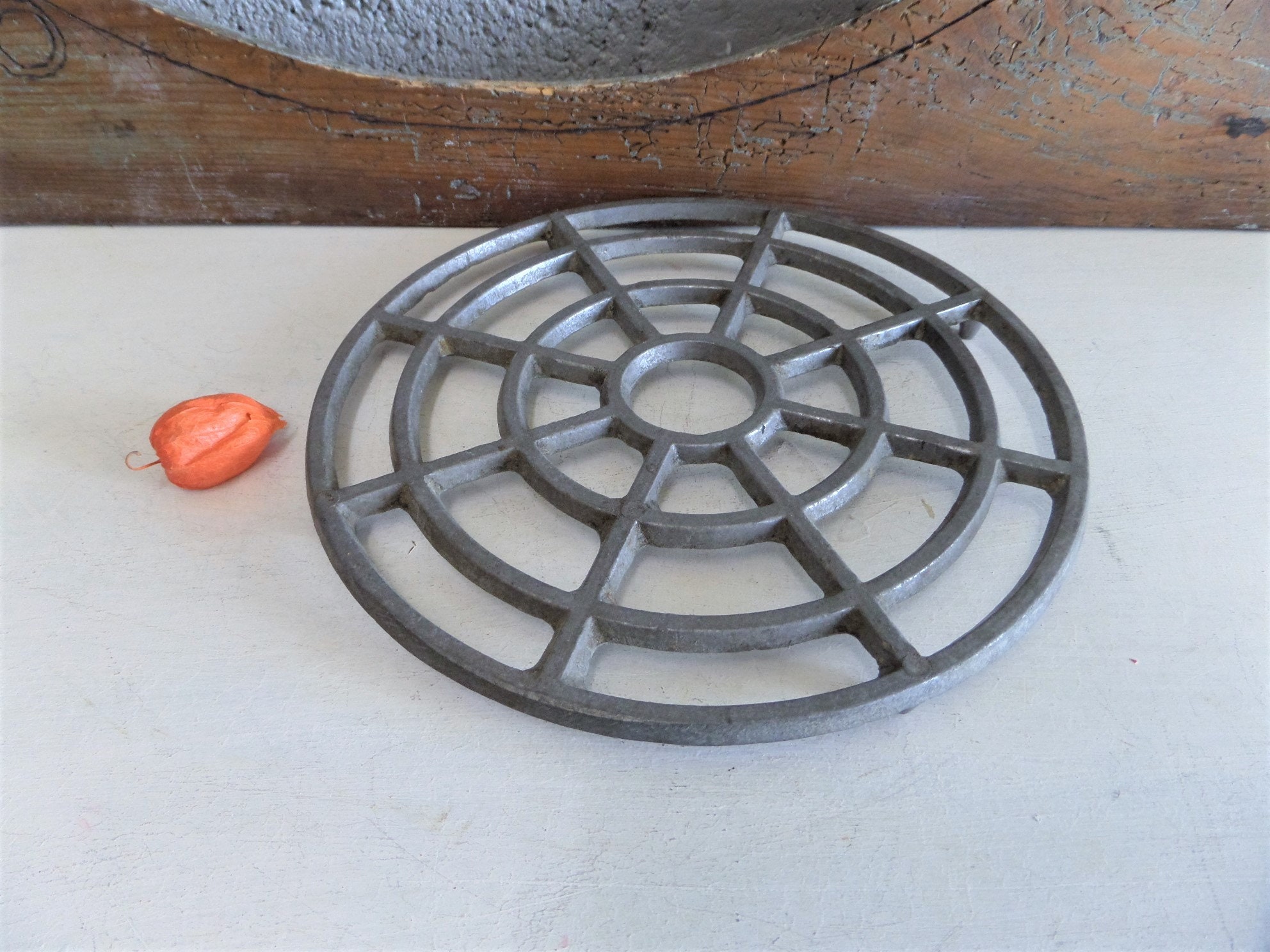 Trivet en Métal Vintage Des Années 1930