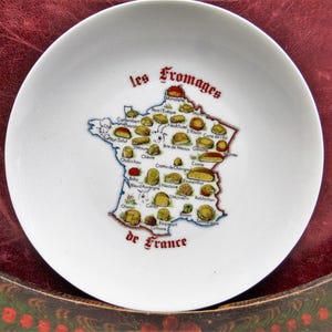 Carte du pays de l'assiette de fromages français. Peint à la main vintage 1960. Qualité cadeau.