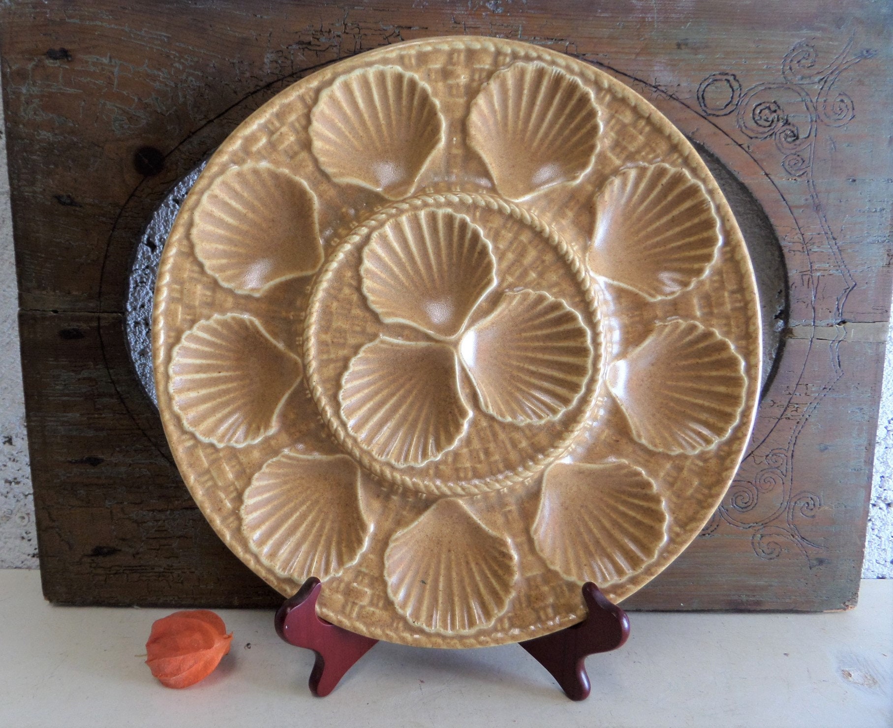 Oyster Platter Longchamp Français Majolica Beige Fabriqué Par La Célèbre Usine Des Années 1960