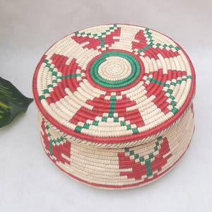 Handwoven Lid Basket, Eco-Friendly Woven Basket with Lid, Rustic Storage Basket, Boho Decor, Fruit Storage, Organizer Basket.