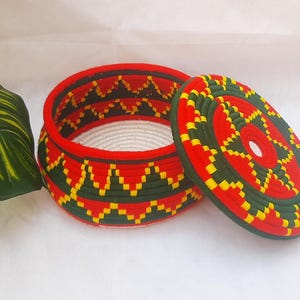 Handwoven Lid Basket, Eco-Friendly Woven Basket with Lid, Boho decor, Organizer Basket,  Fruit Storage, Tortilla Holder, tortilla warmer
