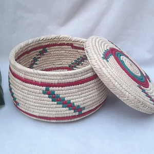Handwoven Lid Basket, Eco-Friendly Woven Basket with Lid, Rustic Storage Basket, Boho Decor, Fruit Storage, Organizer Basket