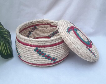 Handwoven Lid Basket, Eco-Friendly Woven Basket with Lid, Rustic Storage Basket, Boho Decor, Fruit Storage, Organizer Basket