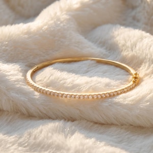 Pavé Gold Armreif - Eleganter minimalistischer Schmuck
