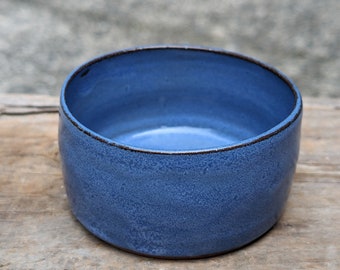 Petit plat pour chien ou chat, bol pour animal de compagnie en céramique bleu cobalt fait main, fabriqué en NC, poterie fonctionnelle