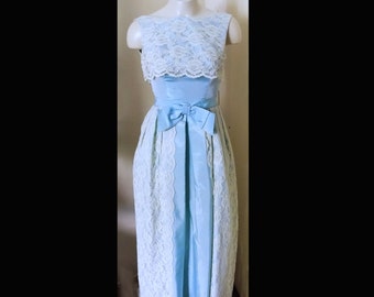 1960s  Mod Prom Dress / formal / Full Length / blue and white / lace / W24"/ small