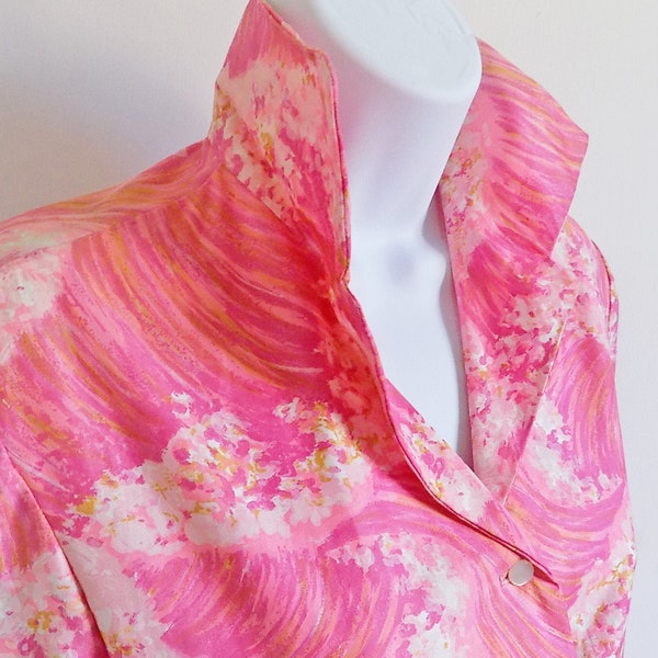 1960s Long sleeved TIKI printed blouse by Sue Ann of Dallas / Waxed Cotton / Pink / white / gold / surf
