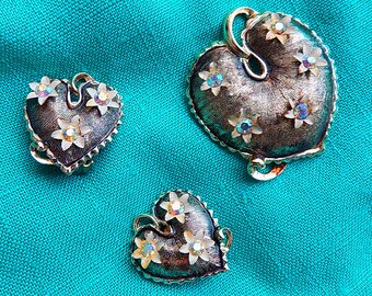 1950s unsigned earrings and brooch set / clip earrings / rhinestones / textured metal / heart / leaf