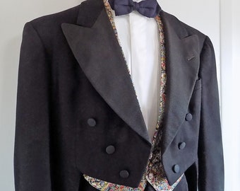 1940s winter wool formal black Tails with matching pants/trousers, ribbed lapel and matching covered buttons, pants stripe, L, no flaws,