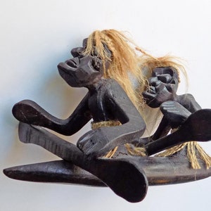 Vintage 70’s Hawaii Souvenir, two Islanders in a canoe, Carved Wood, Burlap Hair, Retro Tiki Bar Figurine, Tropical decor