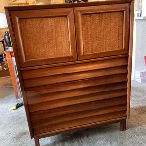 REDUCED!! 1950s-60s  American of Martinsville wooden Mid-century atomic Dresser/ Cabinet, good condition,  pick up only.