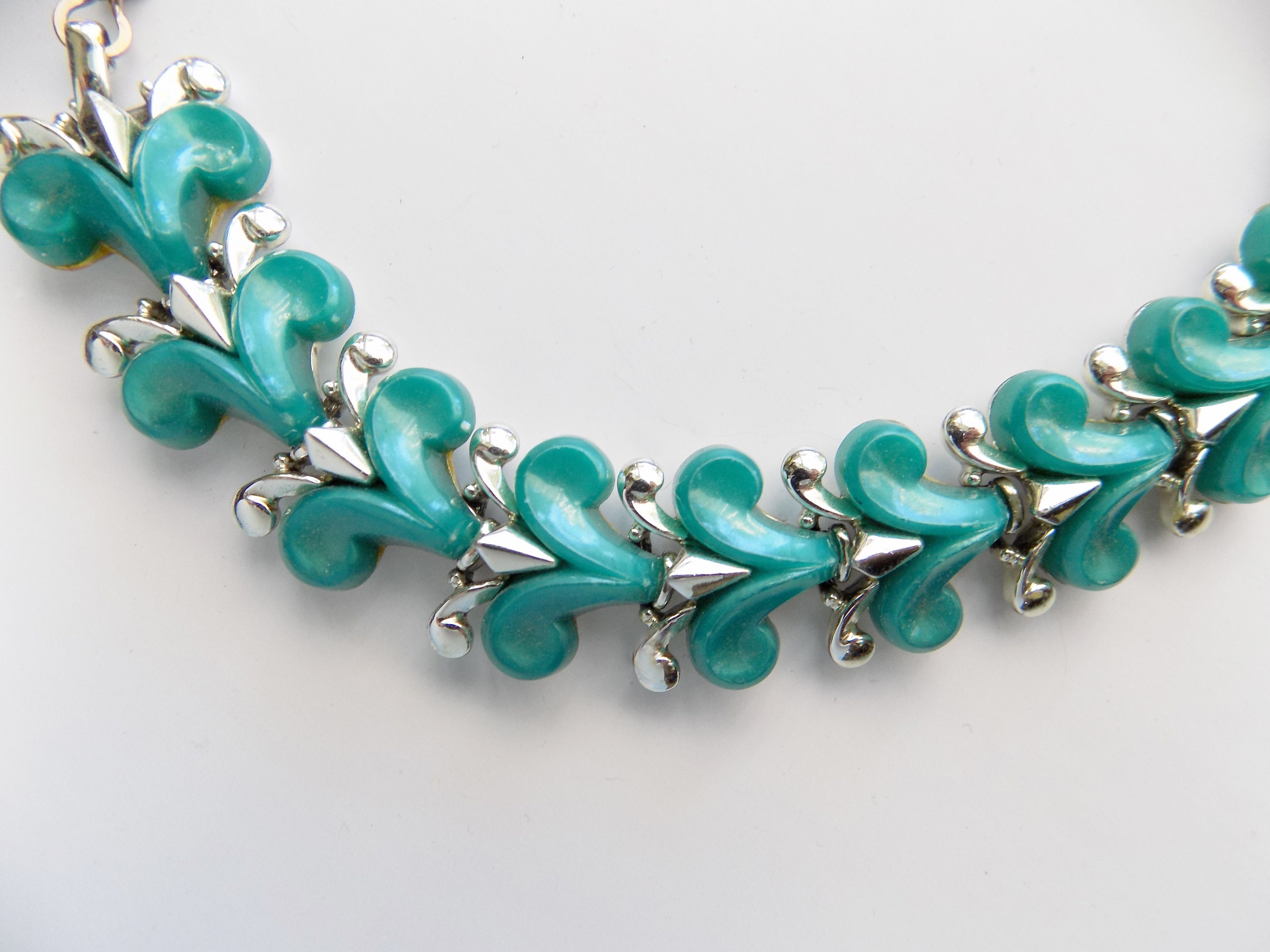 Pendentif Turquoise Des Années 1950/1960 - Tige D'attache En Métal - Ovale - Pierre Naturelle - Occasion
