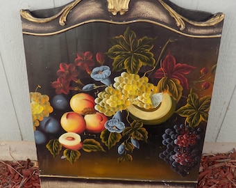 Pantalla de chimenea antigua de madera con bodegón pintado a mano. NO SE REALIZAN ENVÍOS, debe recogerse en Las Vegas. 45,5" x 31,5" x 0,75".