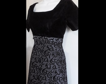 1990s SIMCO langes Kleid aus schwarzem Samt und Taft, formell, Gala, Abschlussball, roter Teppich, Urlaubsparty, Neujahr, Empire-Taille, 90er Jahre Größe 2.