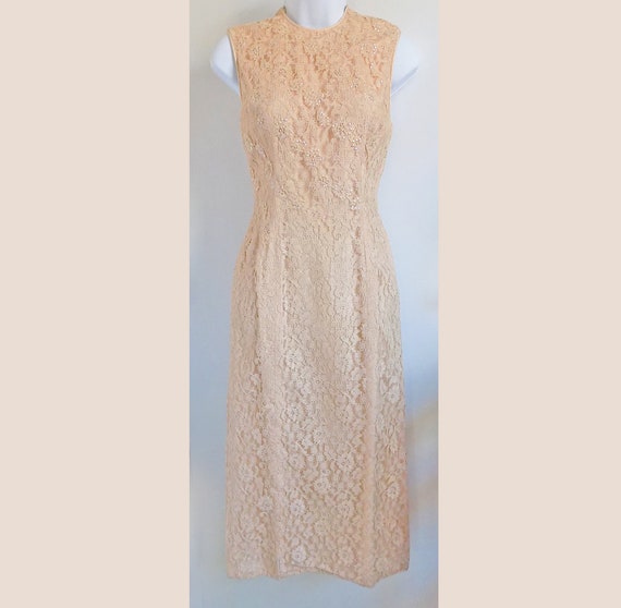 1950s Formal Peach Lace covered satin dress with … - image 4