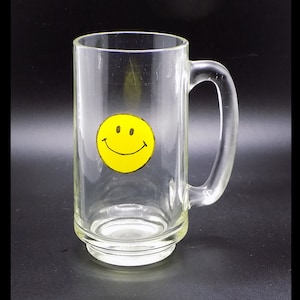 1973 &quot;CLASS OF 1973&quot; Happy Face Beer Mug / faded lettering / 5.5&quot; tall / rare / heavy / sturdy beer stein