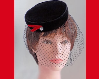 1950s I. MAGNIN black velvet mini pillbox fascinator, with original veil in tact, mint condition, French style, rhinestone accent