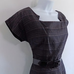 1950s taffeta-like Wiggle dress, Cocktail Dress, Pencil dress, fully lined, brown and black fabric, union label, Chez Original