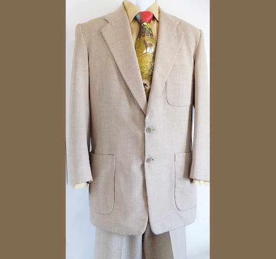 1940s Art Deco Tan Hounds Tooth Suit, Wide Lapels, Pegged Pants