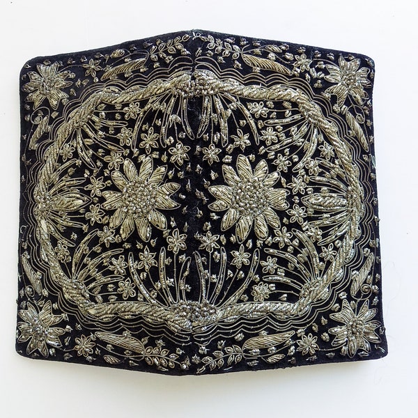 1960s -80s Double sided metallic thread embroidered on black velvet clutch purse / Made in India / 3 compartments / satin lining