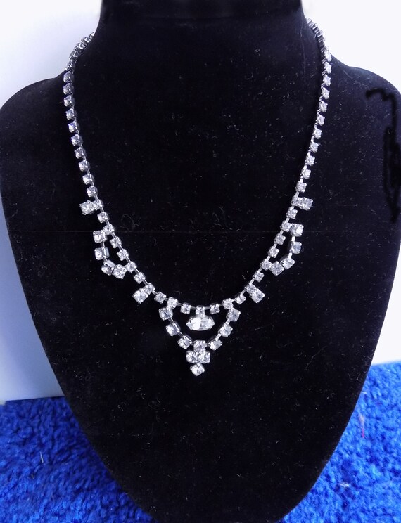 1950s Art Deco  clear rhinestone necklace / weddi… - image 2