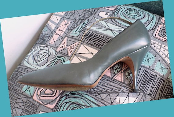 1950s Sattini Grey High Heels/ Stilettos / Gray Leather/ Size 9 / Fits 8.5  Normal Width / Rockabilly / Sex Kitten / Elegant / Rare Color -  Sweden