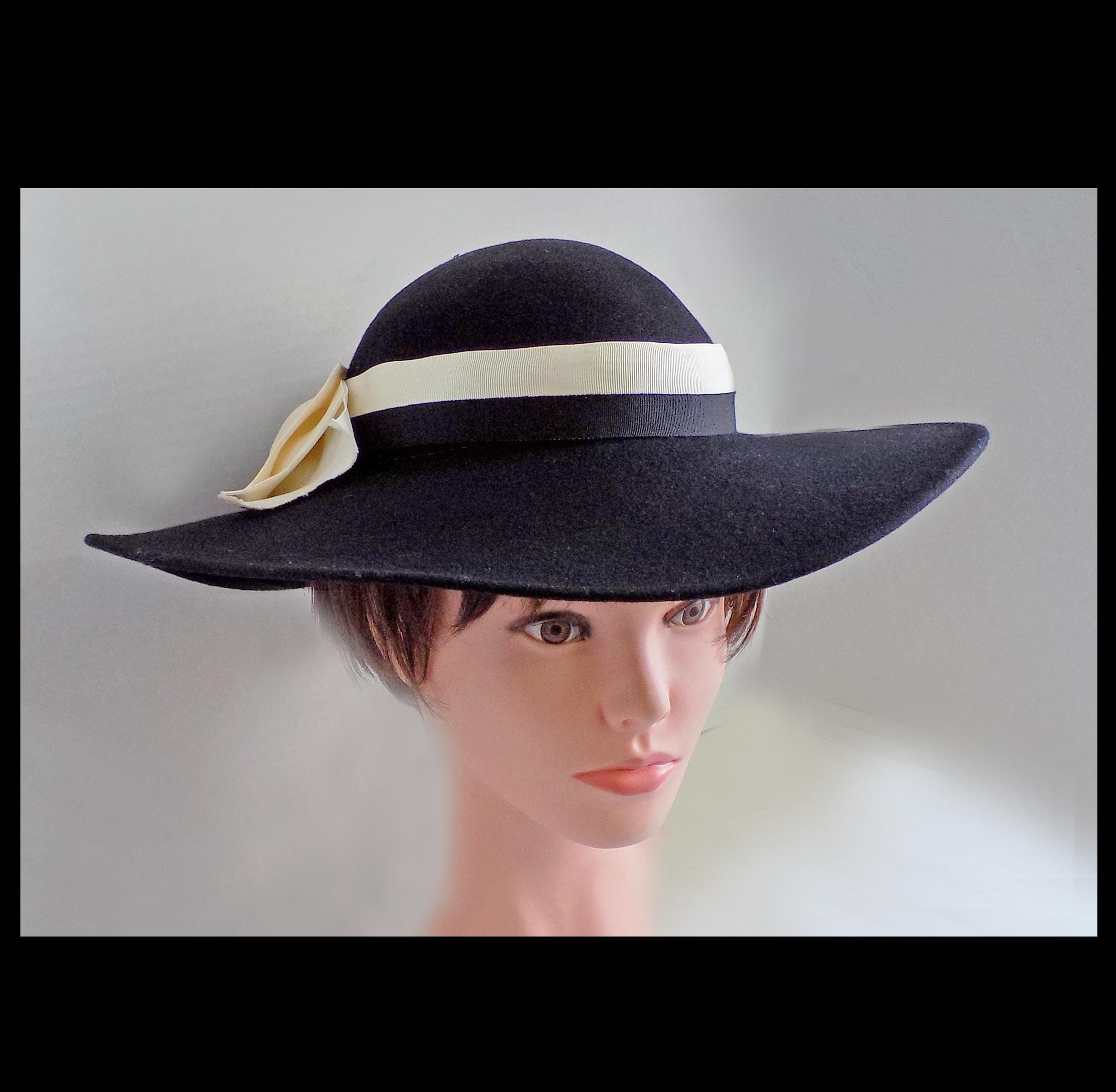 Vintage 1980\'s Retro Art Deco White straw black Bow Rounded brim Derby hat 1980 main image 2