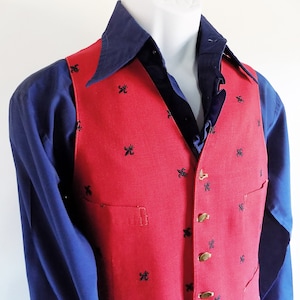 1940-60s Irish Linen Vest / waistcoat /  Navy Blue Fleur de Lis / gold tone metal buttons / made in the USA with Imported fabric