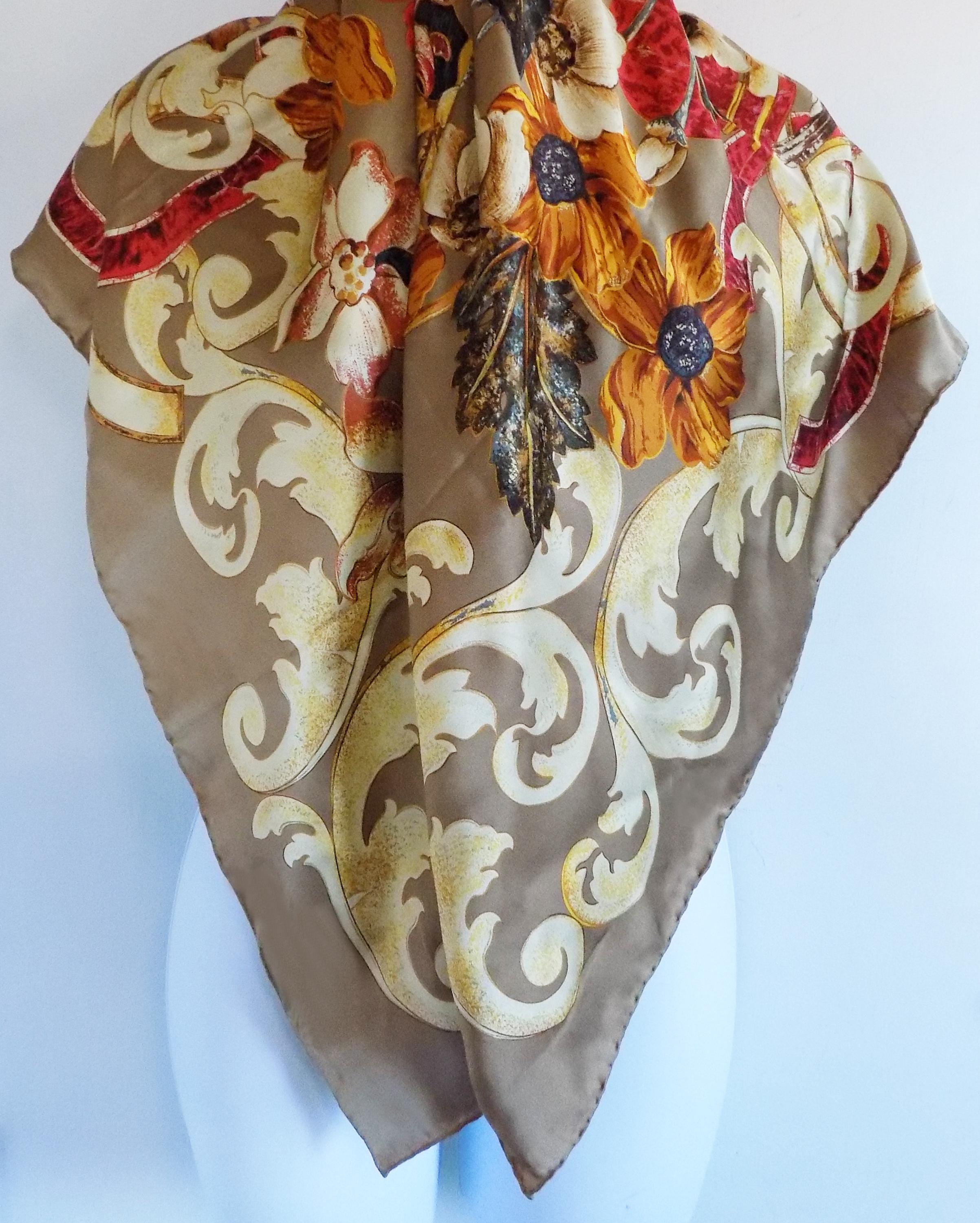 希少90s CHANEL Flower&bird柄スカーフ　美品　イタリア製 Large 37