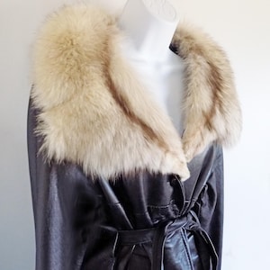 1950s semi-swing black leather jacket, car coat, with blond Fox collar, MINT condition, Fancy label, no flaws, Hidden trench coat belt