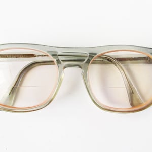 1980s plastic Grey Frame Eyewear - Glasses - with pink lenses
