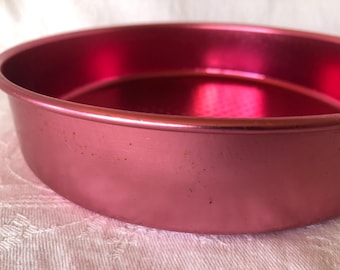 Pink / Red Anodised Aluminium Shallow Round Cake Pan Tin 18.5cm Wide Retro Vintage