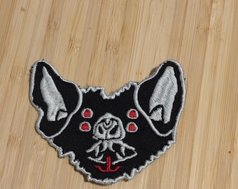 Gothic Vampire Bat Embroidered Iron-on Patch – Halloween Applique