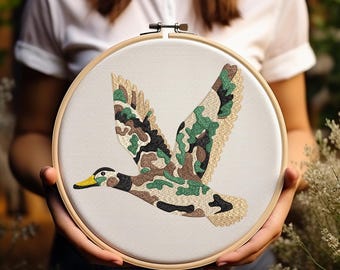 Camo Duck Embroidery Design, Flying Mallard Embroidery File, Hunting Duck Embroidery Pattern, Woodland Bird Machine Embroidery