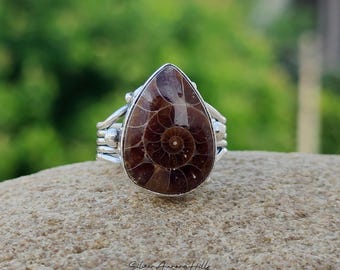 Bague ammonite fossile : bague poire faite main en argent sterling 925