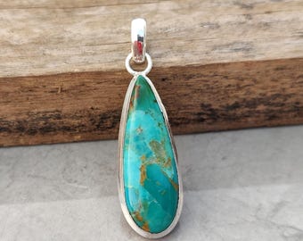 Pendentif turquoise Kingman fait main - Collier en argent sterling poire