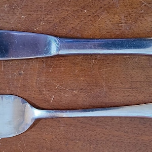 Farberware vintage flatware | simple | flared tip | fan on tip | vintage stainless silverware | FRW48 designed replacement silverware