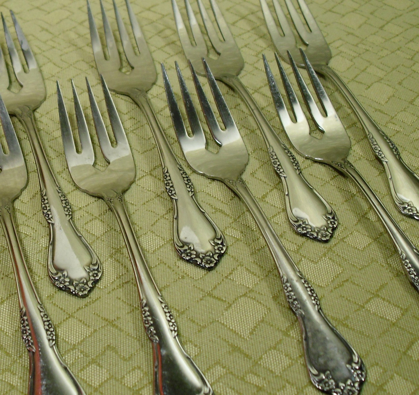 Oneida / Wm A Rogers stainless flatware in Mansfield pattern Etsy