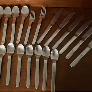 Vintage Flatware CAMBRIDGE WREN stainless steel set silverware old replacement utensils cutlery fork spoon serving simple plain