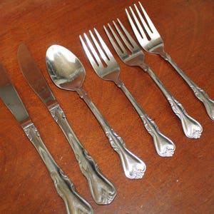Cambridge Stainless JESSICA Vintage Flatware old replacements fiddle glossy fork spoon utensils cutlery Stainless Silverware set BIN 21