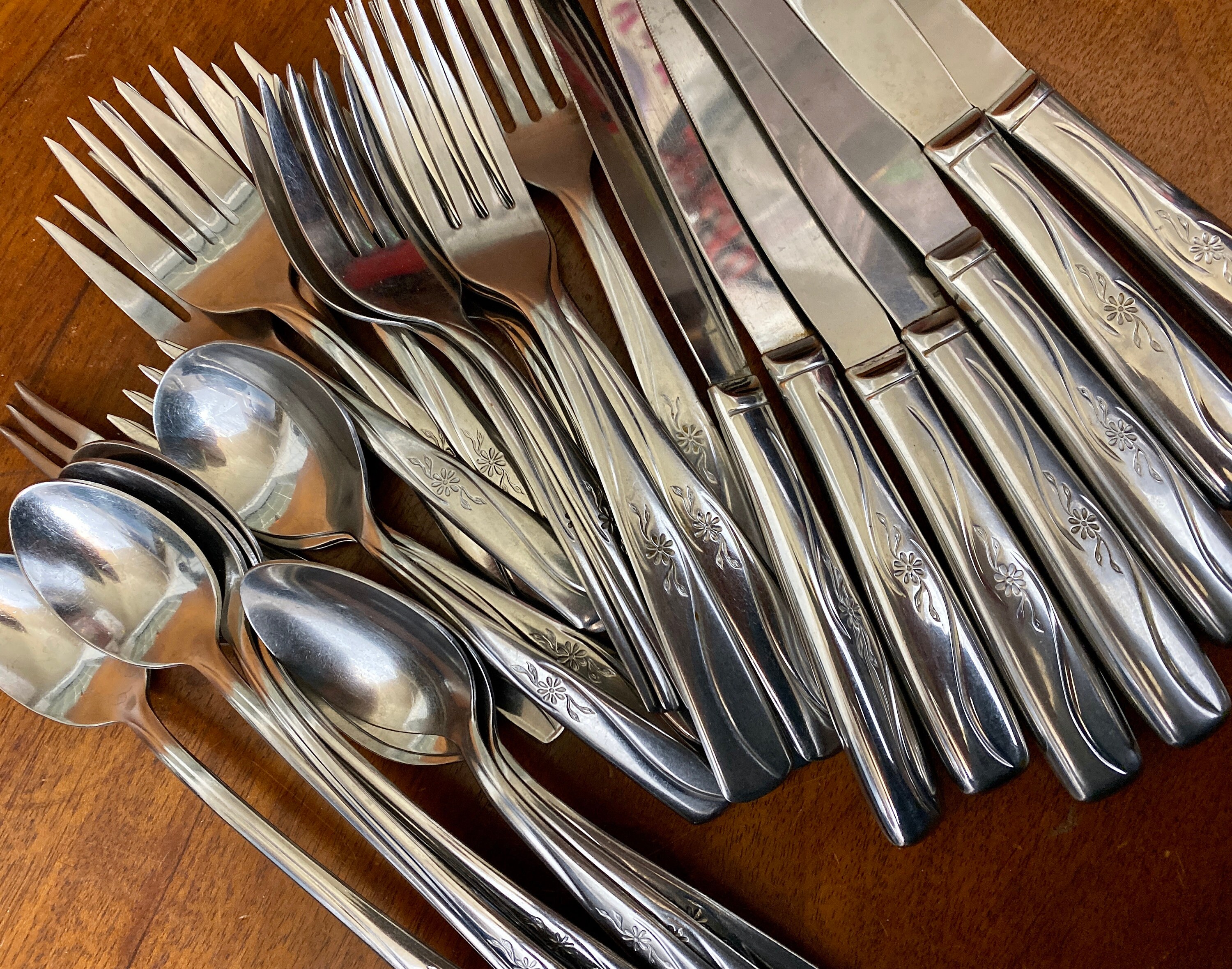 IMPERIAL Stainless Flatware IMI41 Starburst, Star Atomic IMPERIAL Stainless Flatware IMI41 Starburst, Star Atomic