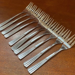 Vintage Cocktail forks | ridge design | seashell handle edge | small forks | stainless steel silverware | old flatware | party pieces