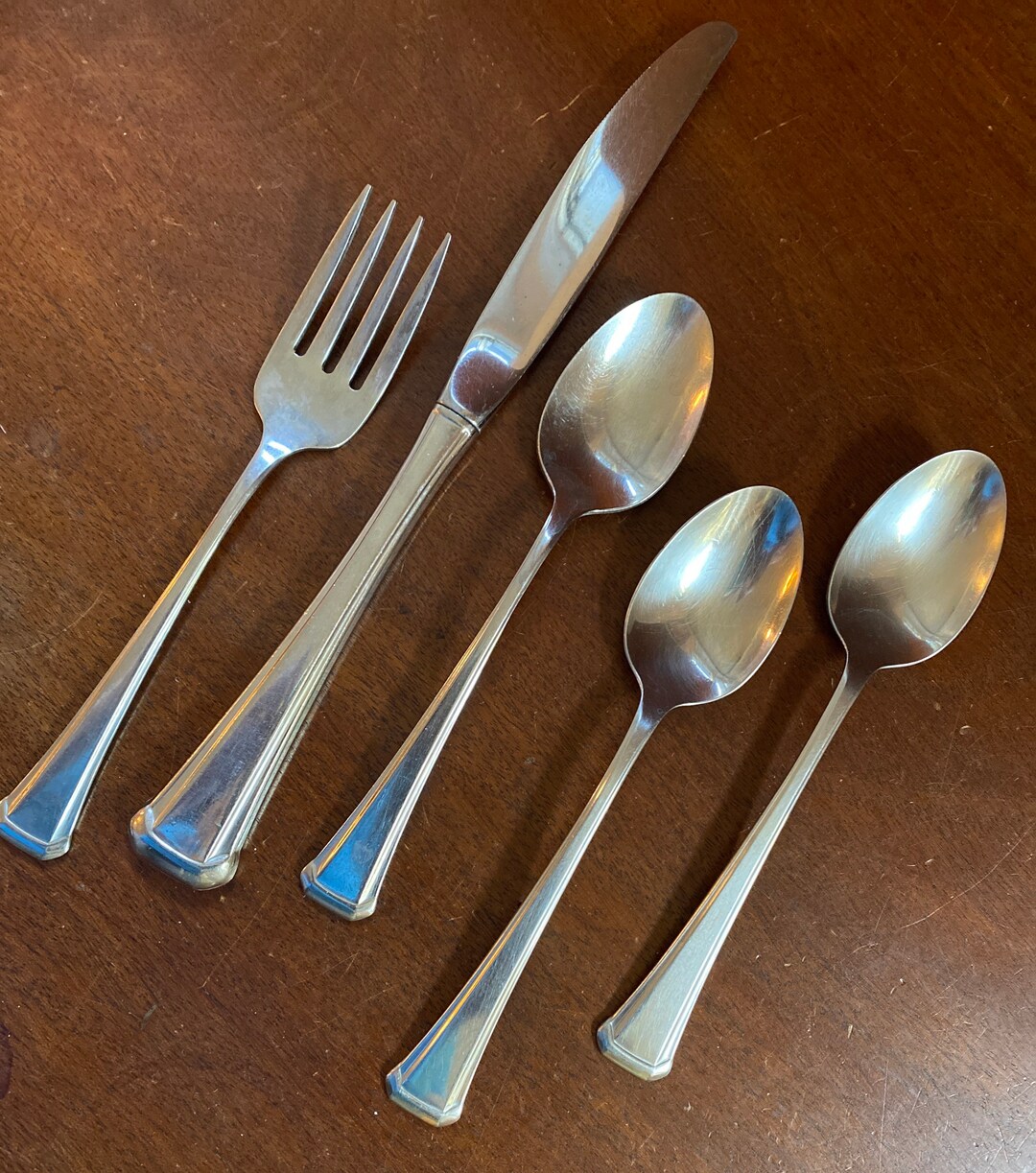 thumbnail image 2 of Oneida SSS Maestro / Aberdeen / St. Leger Stainless Steel Flatware Set - U Select Pieces 2 of 4
