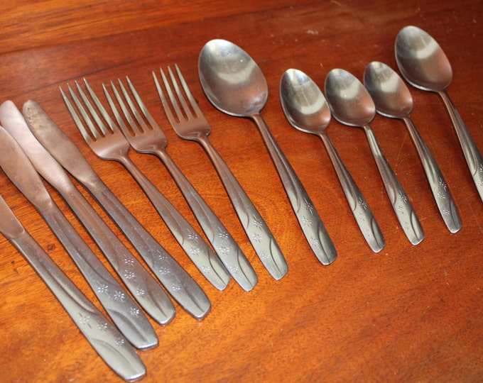 Oneida Vintage Stainless Flatware THOR STARLET Atomic Star Starburst
