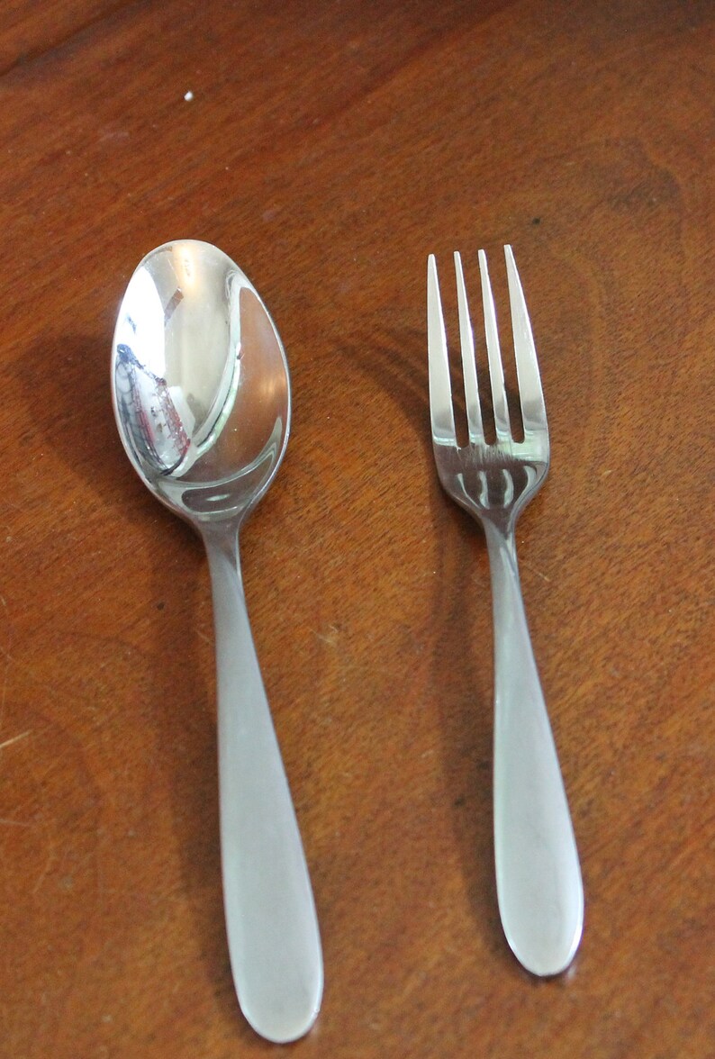 ONEIDA Plain round tip Satin Finish modern silverware vintage flatware