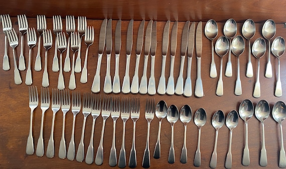Independence (stainless) ONEIDA Deluxe SILVER Vintage Silverware Independence (stainless) ONEIDA Deluxe SILVER Vintage Silverware