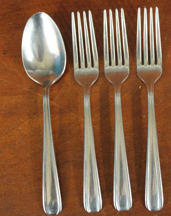 Wallace Walco Vintage Flatware Set Replacements Stainless Utensils Simple Mid Century Old Retro Modern Bin 4 - Wallace Stainless Flatware Vintage Wallace Walco Vintage Flatware Set Replacements Stainless Utensils Simple Mid Century Old Retro Modern Bin 4 - Wallace Stainless Flatware Vintage