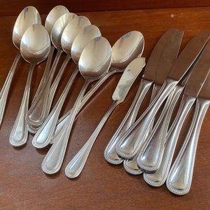 Vintage Silverware | Wallace REGAL PEARL | beaded front and back | glossy | silverware set embossed handle dots rounded tip