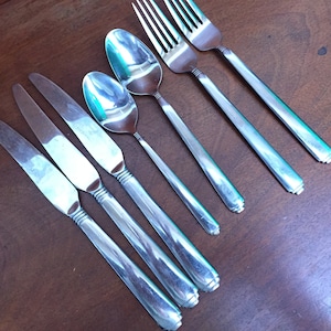 DECO | pattern | marked stainless | vintage silverware | stainless flatware | tablesetting | knife fork spoon | tablesetting | utensil BIN 2