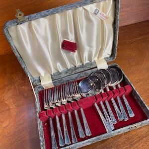 De Montfort Sheffield England silverplate tea silverware set 6 forks, 6 spoons original box
